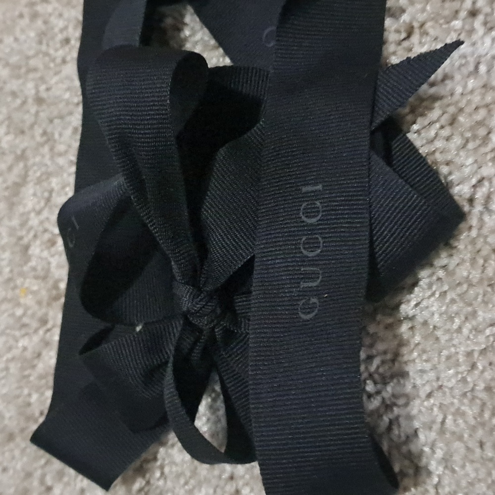 Gucci  Ribbon Bundle - Picture 5 of 9
